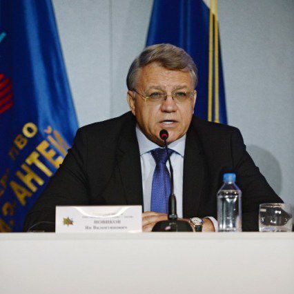 Ian Novikov, président d'Almaz-Anteï, le constructeur du missile Buk, en conférence de presse à Moscou le 13 octobre 2015. (VALERIY MELNIKOV / RIA NOVOSTI)