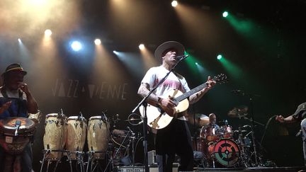 Ben Harper sur la scène de Jazz à Vienne, le 24 juillet 2019 (Jean-François Convert)