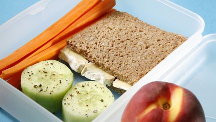 Avec un peu d'organisation et d'habitude, se préparer une lunch box peut ne prendre que 5 à 10 minutes. (C3625 HEIKO WOLFRAUM / DPA)