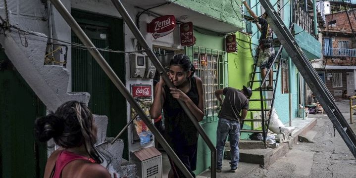 Cela "a apporté plein de vie et c'est très beau", estime Alfonso Rua, un des habitants du quartier.
 (JOAQUIN SARMIENTO / AFP)