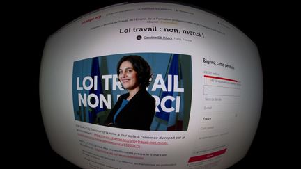 En 2016, la pétition contre la&nbsp;loi Travail récoltait 1,4 million de signatures. (JOEL SAGET / AFP)