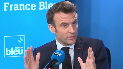 Le président de la République Emmanuel Macron, invité de France Bleu le 22 mars 2022. (FRANCE BLEU / RADIO FRANCE)