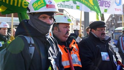 Manifestation contre la fermeture annoncée de l'usine Total de Dunkerque (AFP/DENIS CHARLET)