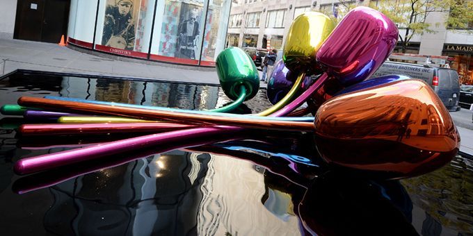 Une sculpture d&#039;acier coloré de Jeff Koons, &quot;Tulipes&quot;, a atteint 33,7  millions de dollars, chez Christie&#039;s le 6 novembre
 (Anthony Behar/SIPA )