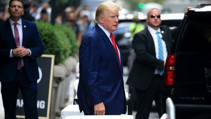 Donald Trump à New York, le 10 août 2022. (STRINGER / AFP)