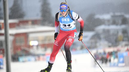 Lisa Theresa Hauser lors de la Coupe du monde de biathlon à&nbsp;Östersund le 2 décembre 2021. (FREDRIK SANDBERG / AFP)