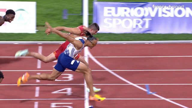 En finale du 110 m haies, Pascal Martinot-Lagarde (13"14) est battu d'un millième par l'Espagnol Asier Martinez, sacré champion d'Europe. Just Kwaou-Mathey, en 13"33, décroche le bronze tandis que Sasha Zhoya, 8e, a chuté.