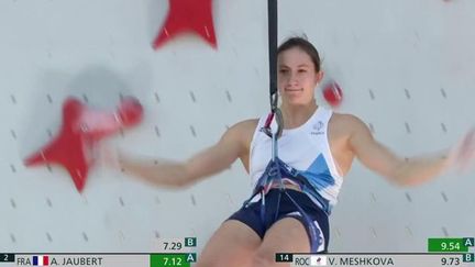 Début de l'épreuve d'escalade femmes, Anouck Jaubert, notre Française, réalise le deuxième meilleur temps en vitesse (7.12).
Julia Chanourdie est 8 ème avec 8.17 pour son meilleur temps !