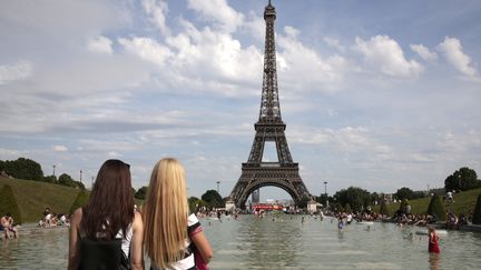 Les touristes de retour en nombre à Paris