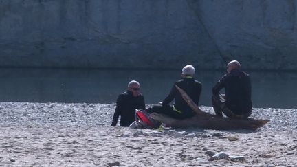 La plage de Saint-Martin-d'Ardèche menacée&nbsp;par la destruction d'une digue. (FRANCE 3 / CAPTURE D'ECRAN)