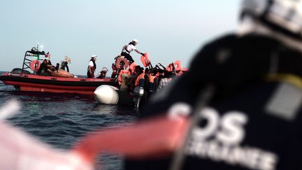 La zone de recherche et de sauvetage de la Méditerranée le 9 juin 2018 où des migrants ont été secourus avant d'embarquer sur le navire de l'ONG française Aquarius. (KARPOV / SOS MEDITERRANEE)