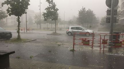 A Saint-Etienne, des rafales de vents jusqu'à 100km/h ont été enregistrées samedi. (CLAIRE LEYS / RADIO FRANCE)