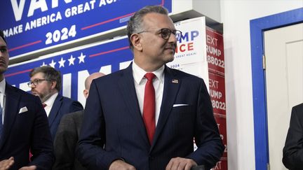 L'homme d'affaires Massad Boulos dans un bureau de campagne du républicain Donald Trump, le 18 octobre 2024, à Hamtramck, dans le Michigan, aux Etats-Unis. (EVAN VUCCI / AP / SIPA)