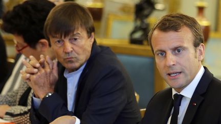 Nicolas Hulot et Emmanuel Macron lors d'une rencontre avec des ONG à l'Elysée, à Paris, le 5 septembre 2017. (AFP)