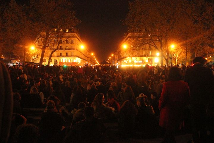 L'assemblée générale du mouvement Nuit Debout, le 18 avril 2016, sur le place de la République à Paris. (CLEMENT PARROT / FRANCETV INFO)