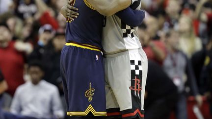 Les deux joueurs LeBron James et James Harden (DAVID J. PHILLIP/AP/SIPA / AP)