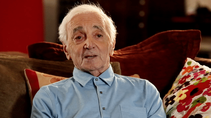 Charles Aznavour évoque Piaf et Trenet dans un entretien inédit
 (Universal)