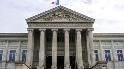 Le tribunal d'Angers, le 24 novembre 2022. (JEAN-MICHEL DELAGE / HANS LUCAS / AFP)