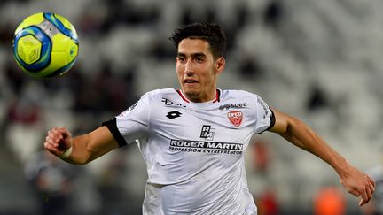 Nayef Aguerd s'est engagé jusqu'en 2024 avec le Stade Rennais (NICOLAS TUCAT / AFP)