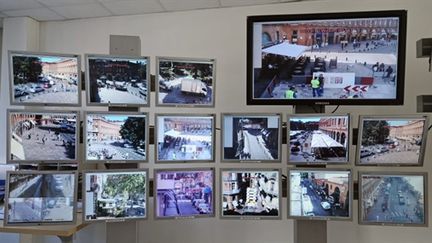 Ecrans de vidéo-surveillance. (AFP/Eric Cabanis)