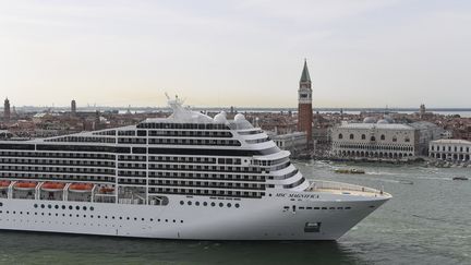 Un paquebot à Venise le 9 juin 2019.&nbsp; (MIGUEL MEDINA / AFP)