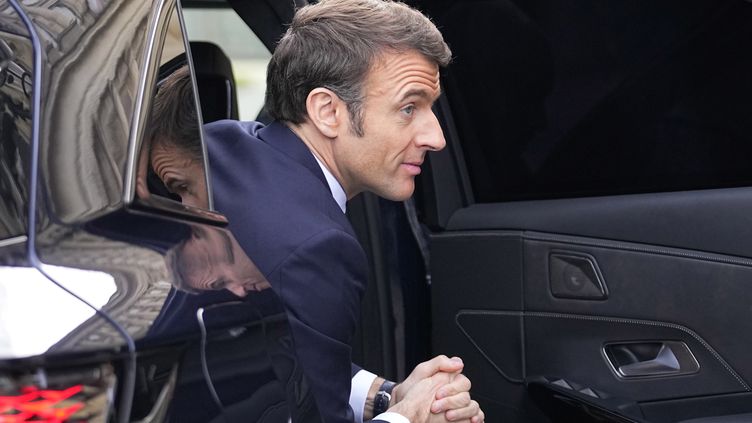 Emmanuel Macron arrives at the Ministry of Foreign Affairs, in Paris on March 16, 2023 (MICHEL EULER/POOL / AP POOL)