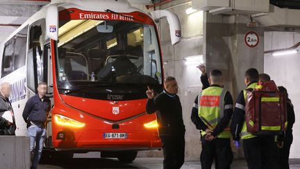 Le bus de l'Olympique lyonnais à son arrivée au stade Vélodrome, le 29 octobre 2023. (CHRISTOPHE SIMON / AFP)