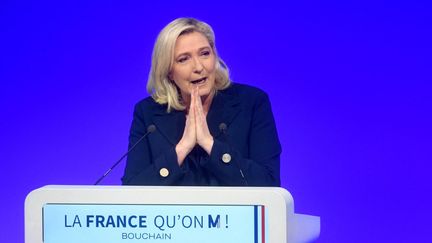 Marine Le Pen, le 11 mars 2022, à Bouchain (Nord). (FRANCOIS LO PRESTI / AFP)