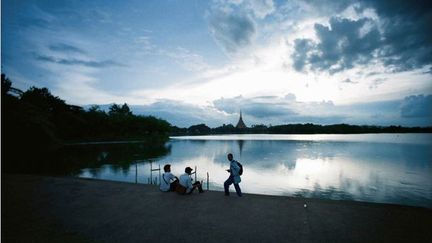 "Cemetery Splandour" de Apichatpong Weerasethakul 
 (Pyramide Distribution)