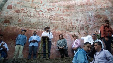 Le site du&nbsp;parc national protégé de Chiribiquete, de nouveau accessible au public, avec ici le président colombien&nbsp;Juan Manuel Santos, le 2 juillet 2018. (DIANA SANCHEZ / AFP)