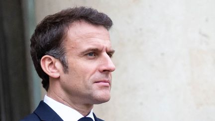 Le président Emmanuel Macron à l'Elysée, le 10 mai 2023. (IBRAHIM EZZAT / ANADOLU AGENCY)