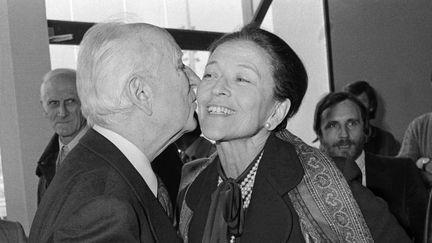 26 mars 1981 : Gaston Defferre et Edmonde Charles-Roux au Théâtre de la Criée au moment de sa création.
 (GERARD FOUET / AFP)