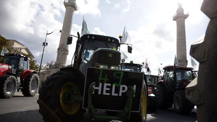 Les fermiers arrivent place de la Nation &agrave; Paris pour prendre part &agrave; la manifestatiion nationale parisienne des agriculteurs. (KENZO TRIBOUILLARD / AFP)