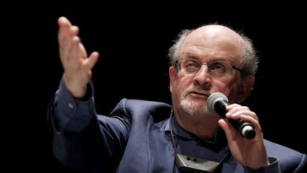 L'écrivain britannique Salman Rushdie, auteur des "Versets sataniques", au Havre (Seine-Maritime), le 13 septembre 2016. (CHARLY TRIBALLEAU / AFP)