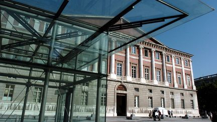 Le palais de justice de Chamb&eacute;ry (Savoie), o&ugrave; un policier a &eacute;t&eacute; condamn&eacute; &agrave; cinq ans de prison, dont trois ferme, pour avoir violemment frapp&eacute; un homme en avril 2010. (MAXPPP)