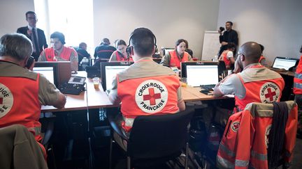 &nbsp; (76 personnes sont mobilisées à Paris pour répondre aux victimes et à leurs proches © SIPA/Nicolas Messyasz)