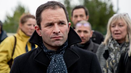 L'ancien candidat socialiste à l'élection présidentielle, Benoît Hamon, lors d'une visite auprès des salariés de Gemalto à La Ciotat (Bouches-du-Rhône), le 6 février 2018.&nbsp; (DENIS THAUST / AFP)