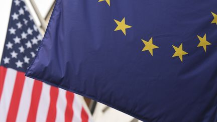 Ce plan est une étape importante pour éviter une guerre des droits de douane entre&nbsp;l'UE et les Etats-Unis. (ARTUR WIDAK / NURPHOTO / AFP)