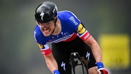 Le Français Remi Cavagna (Deceuninck-Quick Step) sur le&nbsp;chrono de la cinquième et dernière étape du Tour de Romandie, dimanche 2 mai. (FABRICE COFFRINI / AFP)