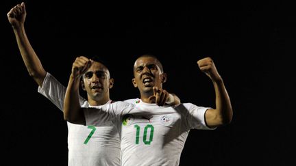 Ryad Boudebouz (à gauche) fait partie des 30 Algériens retenus par Halihlodzic, tout comme Sofiane Feghouli (à droite) (FAROUK BATICHE / AFP)