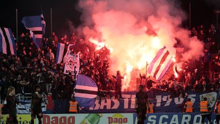 Le public bastiais durant la rencontre face à l'OGC Nice (PASCAL POCHARD-CASABIANCA / AFP)