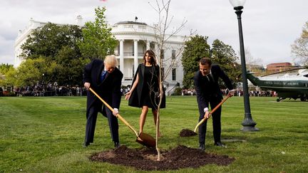 Le président américain, Donald Trump, et le président français, Emmanuel Macron, le 23 avril 2018 à Washington (Etats-Unis). (JOSHUA ROBERTS / REUTERS)