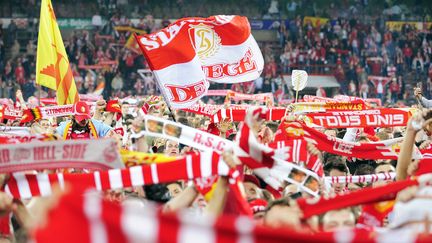 Les supporters du Standard de Li&egrave;ge f&ecirc;tent le titre de champion de Belgique, le 20 avril 2008.&nbsp; (BELGA / AFP)