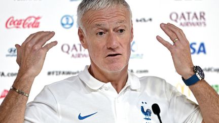 Didier Deschamps lors de la conférence de presse de veille de match de Coupe du monde contre la Tunisie, le 29 novembre 2022. (FRANCK FIFE / AFP)