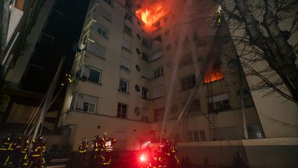 L'immeuble incendié de la rue Erlanger, dans le 16e arrondissement de Paris, le 5 février 2019. (BENOÎT MOSER/BSPP)