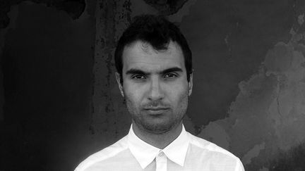 Tigran Hamasyan dans le portrait qui illustre la pochette de l'album "An Ancient Observer" (sortie : 31 mars 2017)
 (Elena Petrosyan)