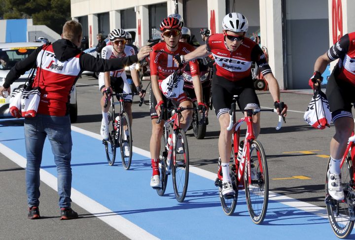 Un ravitaillement lors de la 3e étape du Tour de Provence 2019. (DAVID ROSSI / MAXPPP)