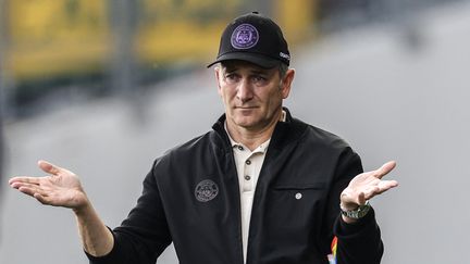 Philippe Montanier lors d'un match de Ligue 1 entre Toulouse et Nantes, au Stadium de Toulouse, le 14 mai 2023. (CHARLY TRIBALLEAU / AFP)