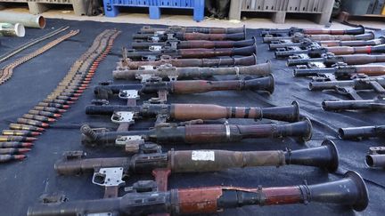 Les armes du Hamas saisies par Israël, le 2 novembre 2023. (RADIOFRANCE)