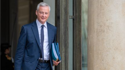 Le ministre de l'Economie, Bruno Le Maire, à la sortie du Conseil des ministres, le 5 octobre 2022. (STEPHANE MOUCHMOUCHE / HANS LUCAS)